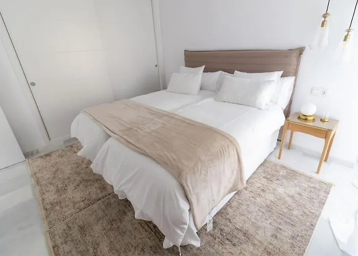 Polo 5e Jacaranda Marbella