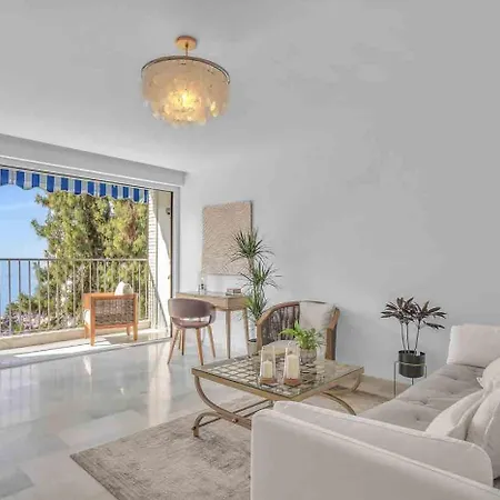 Polo 5e Jacaranda * Marbella